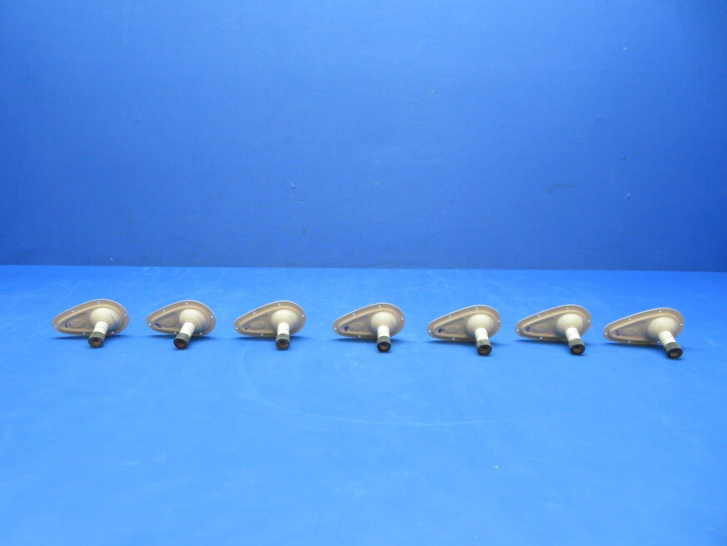 Grimes Aviation Upward Light 26v P/N AN3097-2 Cracked Lenses LOT OF 7 (0923-551)