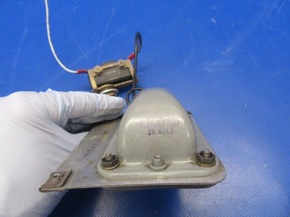 Beech Baron Grimes Nose Baggage Light w/Switch P/N 96-364058-1 (0118-57)