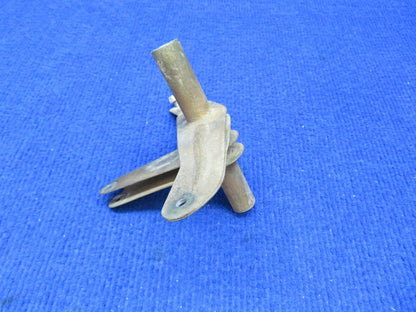 Cessna 182 / 182D Bellcrank Assy LH Flap P/N 0523535 (0722-445)