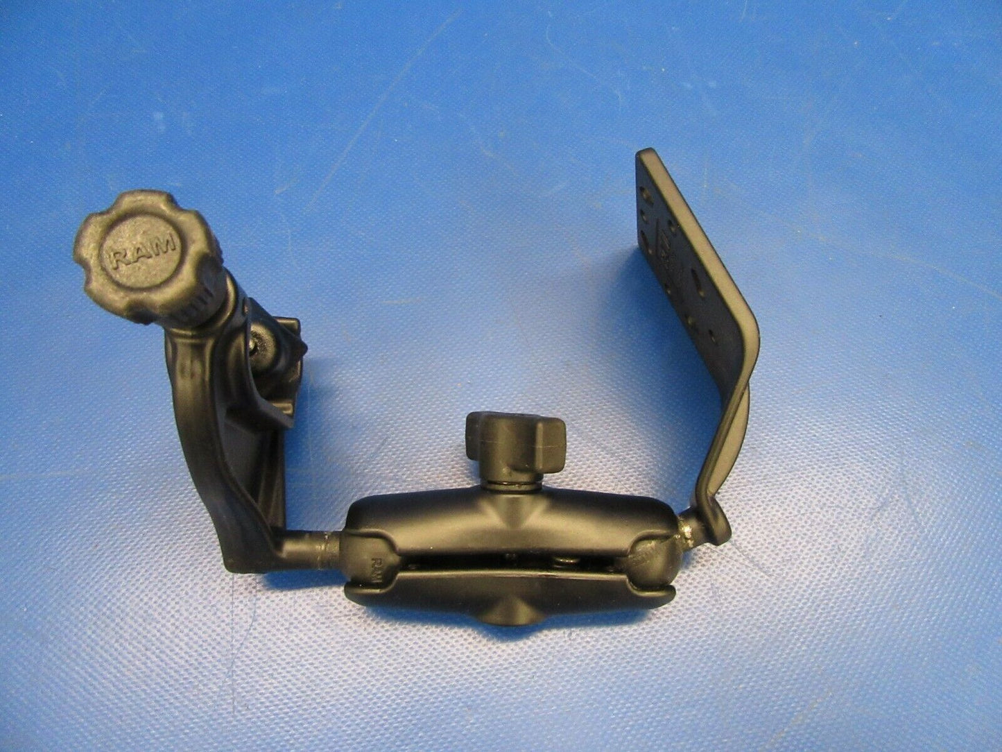 Ram Yoke Clamp Mount RAM-B-125-GA1U Garmin GPS 12 Series NOS (0619-337)