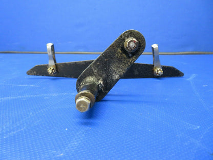 Piper PA-32RT-300 Lance Aileron Bellcrank LH P/N 95680-00, 95680-000 (0521-798)