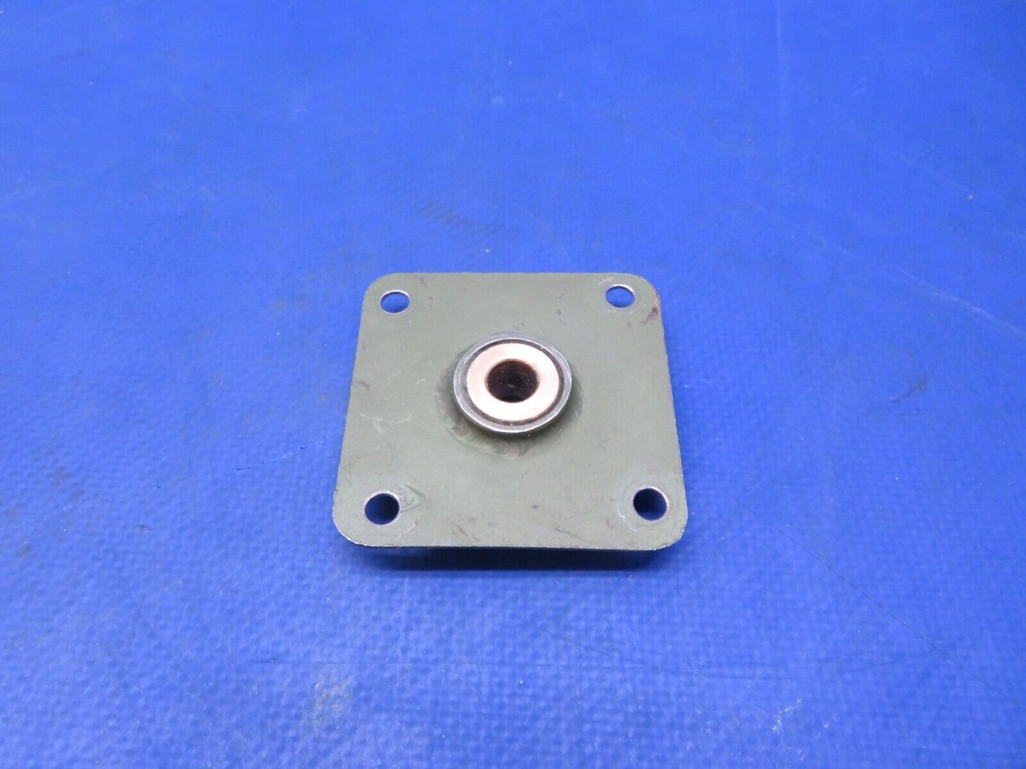Cessna 310 / 310I Uplock Tube Support Bearing Assy P/N 0813000-73 (1023-143)