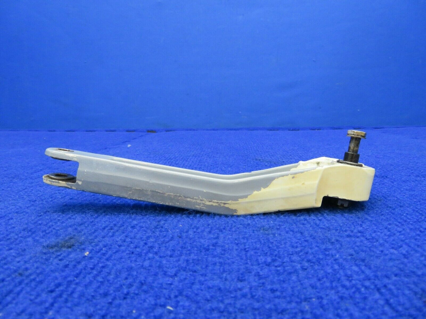 Cessna 310 / 310R Bellcrank Assy LH Main Gear Retract 5041001-11 (0422-38)