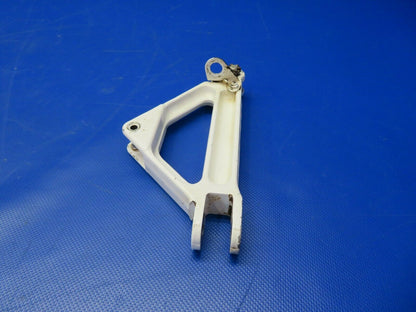 Piper PA-24-250 Comanche Link Main Gear Side Brace RH P/N 20767-000 (1121-107)