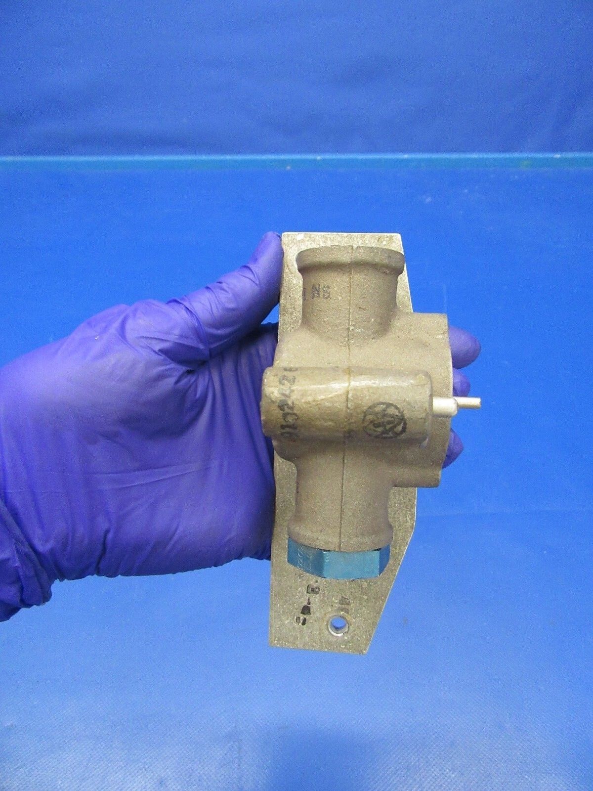 Cessna Fuel Valve P/N 9910242-6 (0418-32)