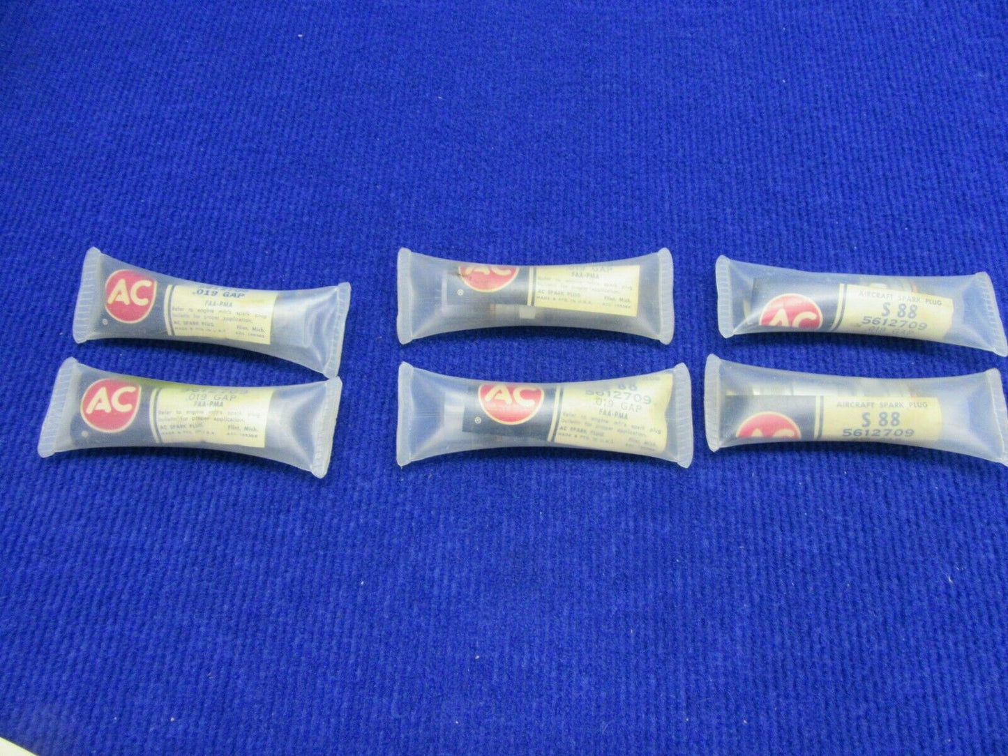 American Champion Spark Plug P/N S88, 5612709 LOT OF 6 NOS  (1221-303)