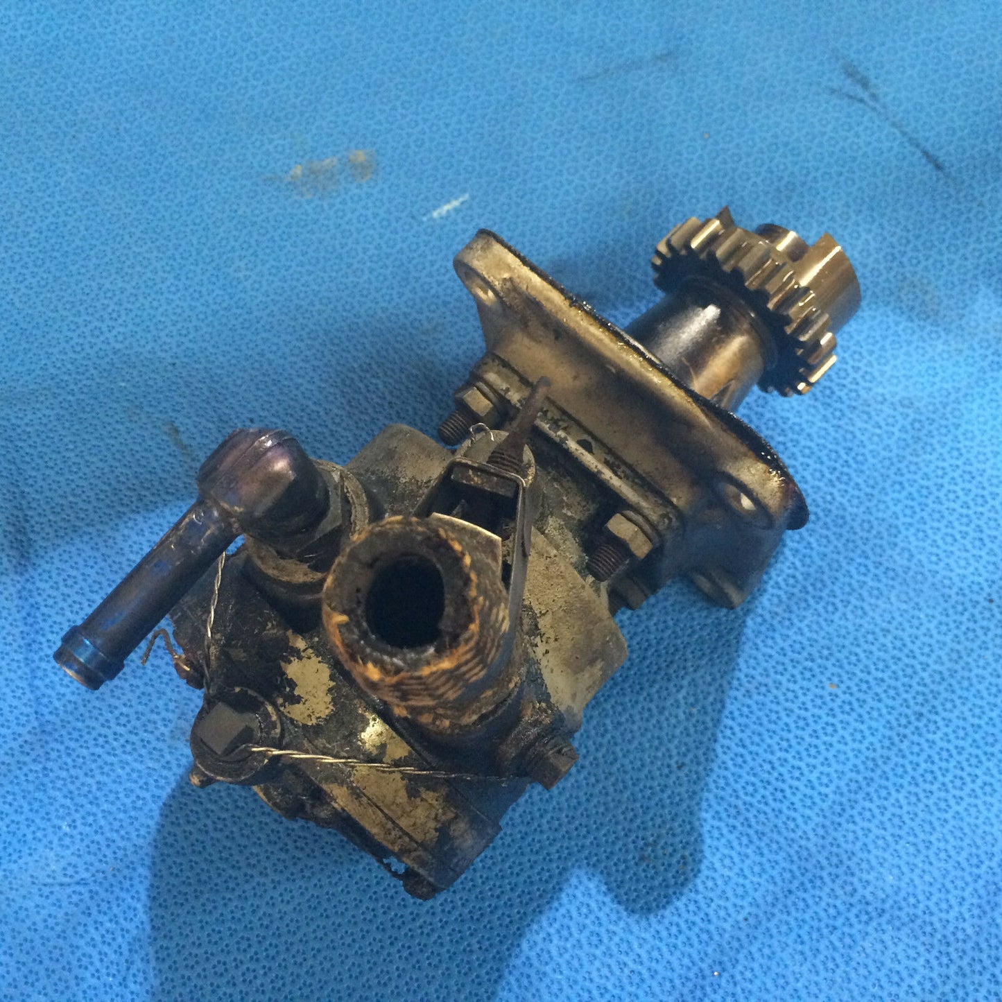 Cessna Wet Vacuum Pump w/ Drive Gear P/N 3P194F (0316-49)
