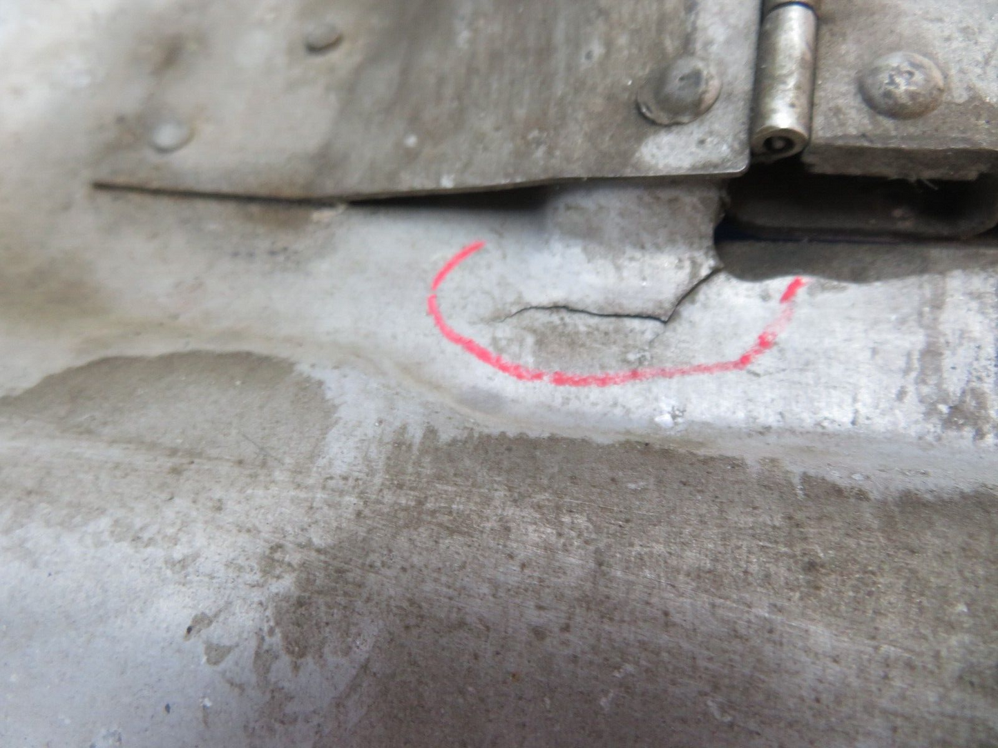 Cessna Cardinal 177 Lower Cowl Assembly w/ Cowl Flaps P/N 1752090-200 (1123-247)