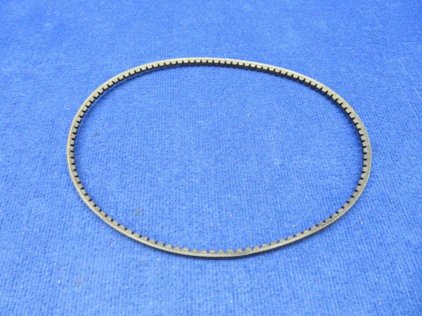 V-Belt P/N LW18129 NOS (0622-686)
