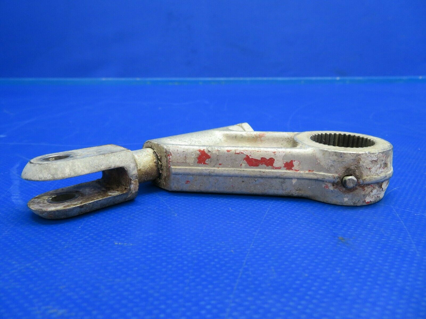 Cessna 310P Nose Gear Torque Tube Bellcrank P/N 0842104-2, 0842104-3 (0620-657)