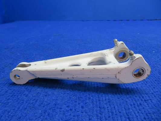 Beech Main Gear LWR Torque Link Knee P/N 35-815194-13 (0722-657)