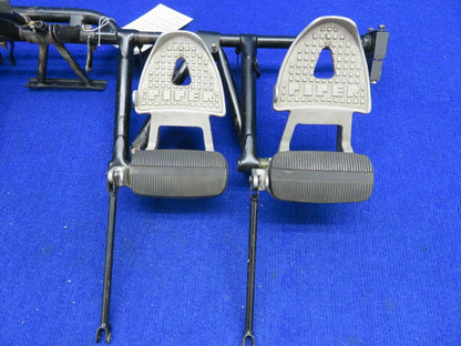Piper Arrow PA-28R-201T Rudder Pedal Assy P/N 67180-04 (0222-831)