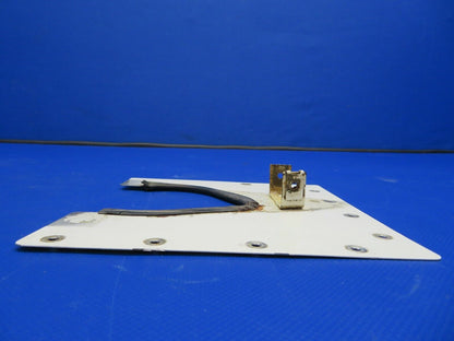 Piper PA-28-140 Plate Fairing w/ Clip RH P/N 63339-01, 63340-00 (1220-408)