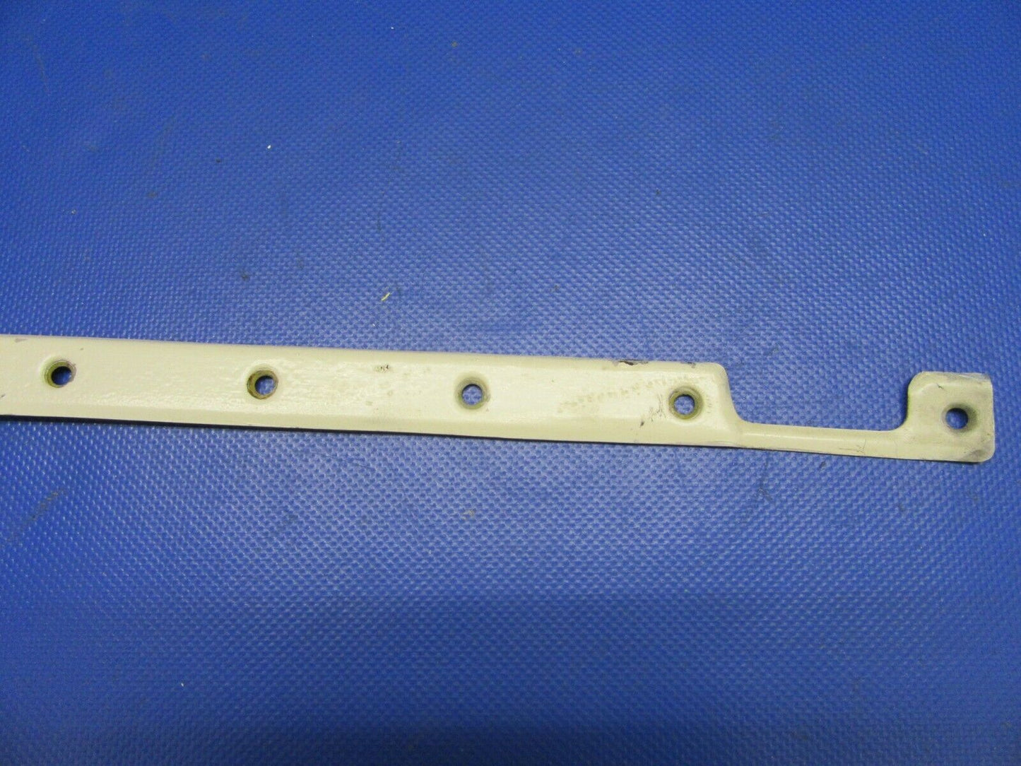 Beech 95-B55 Baron Strip Retainer Cabin P/N 50-534033-179 (0621-58)