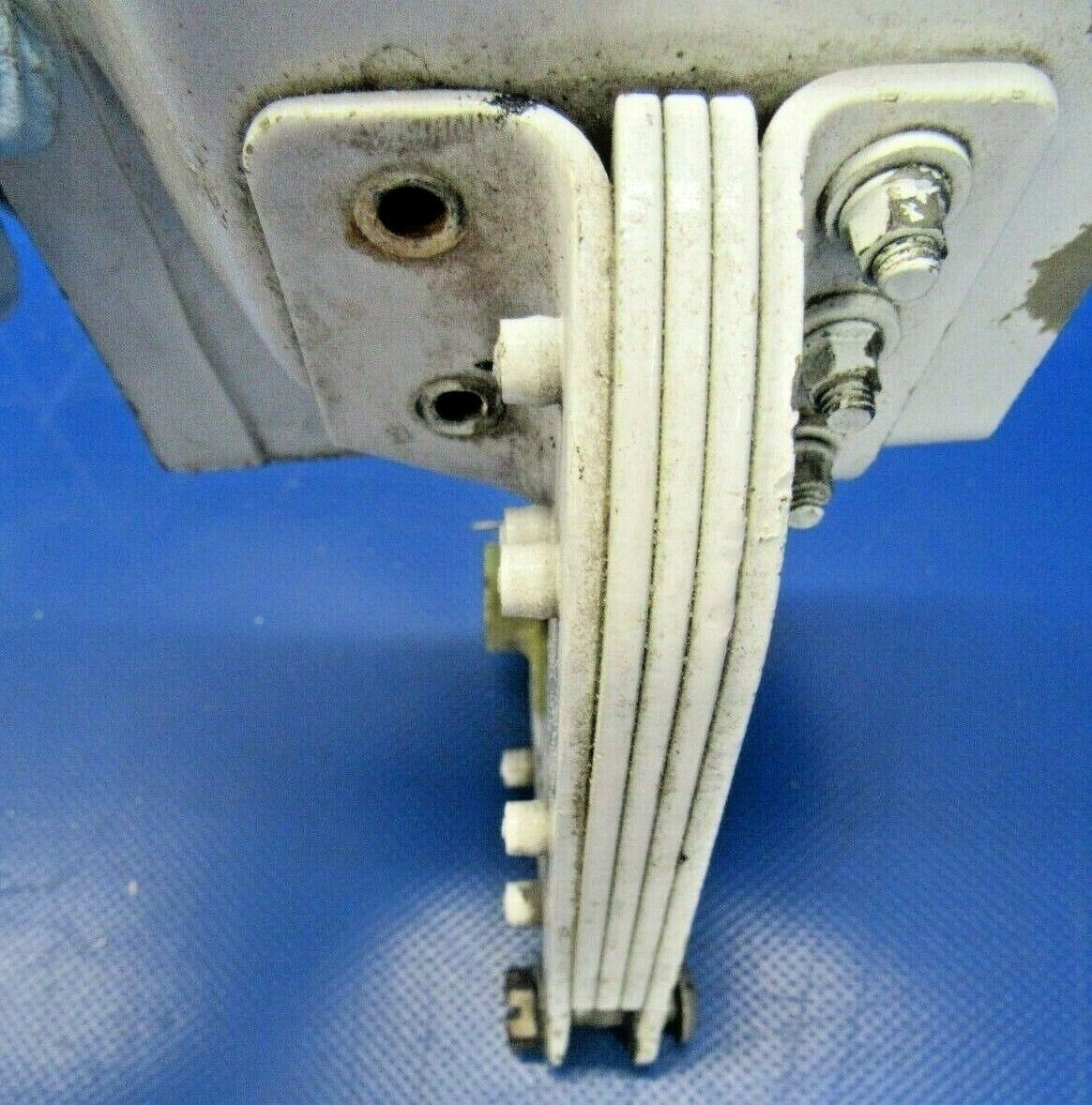 Beech 95-B55 Hinge Assy RH INBD MLG Door FWD Hinge P/N 35-815266-2 (0819-113)