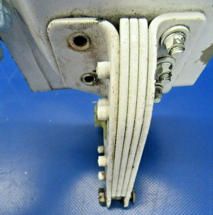 Beech 95-B55 Hinge Assy RH INBD MLG Door FWD Hinge P/N 35-815266-2 (0819-113)