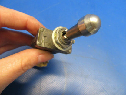 Cessna Toggle Switch 28V P/N MS24658-21N (0519-424)