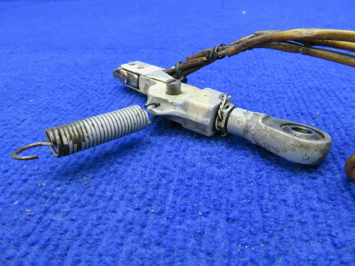 Cessna 310 / 310R Lock Assy LWR Side Brace LH P/N 0841110-3 (0422-40)