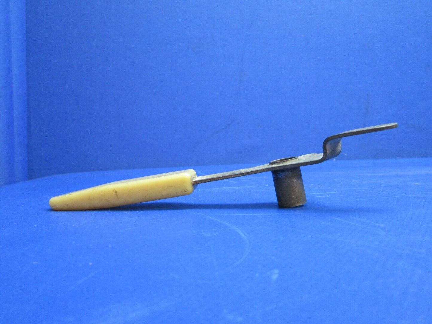 Beech C-35 Parking Brake Handle P/N 35-324037 (1023-855)