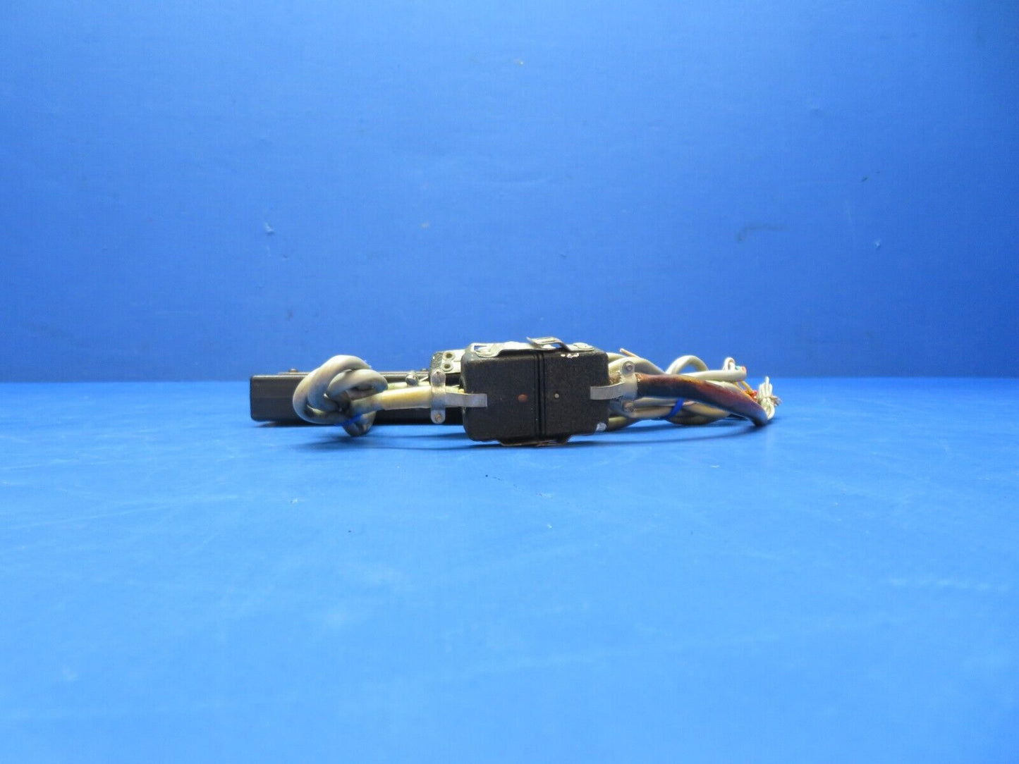 Cessna 310 / 310Q Woodward Propeller Synchronizer w/Switch P/N 213433 (0823-710)