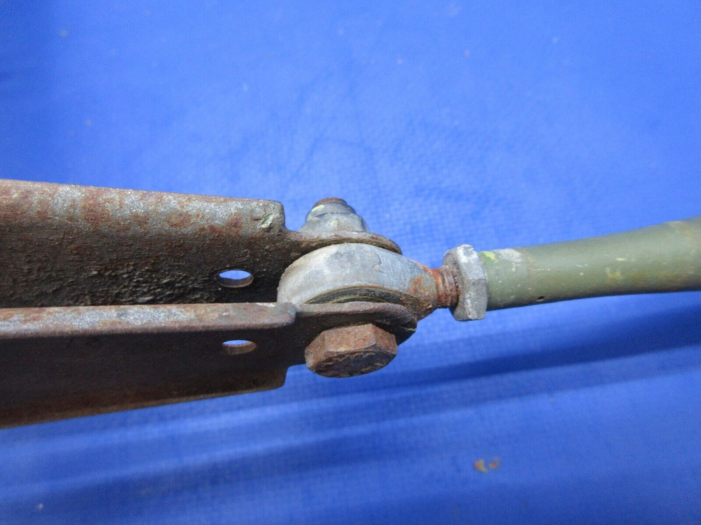 Cessna 310 / 310F Nose Gear Uplock Torque Tube Assy P/N 0813300-46 (1123-826)