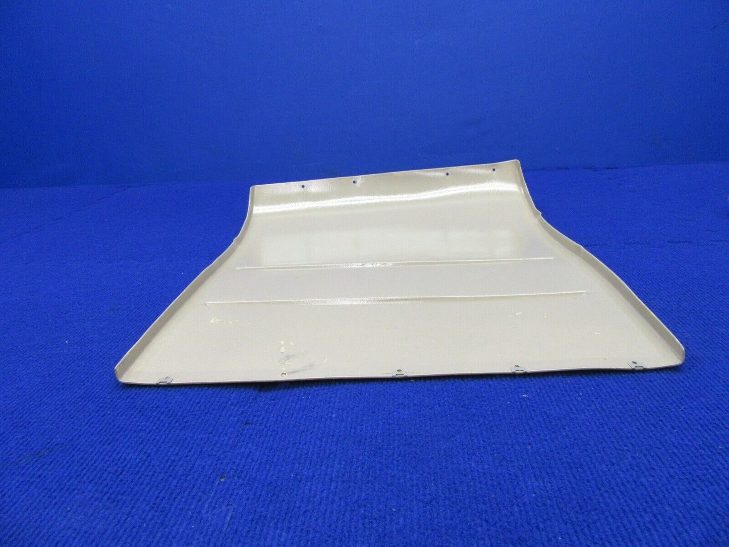 Piper PA-32-300 Baggage Compartment Headliner LH & RH 68633-02 (1121-467)