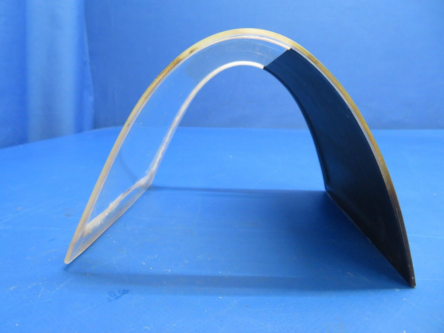 Beech C-35 Bonanza Wing Landing Light Frame w/ Lens P/N 35-115210-10 (1122-882)