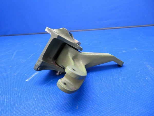 Beech 95-B55 Bellcrank Rudder Control RH P/N 35-524138-2, 96-524136 (0621-660)