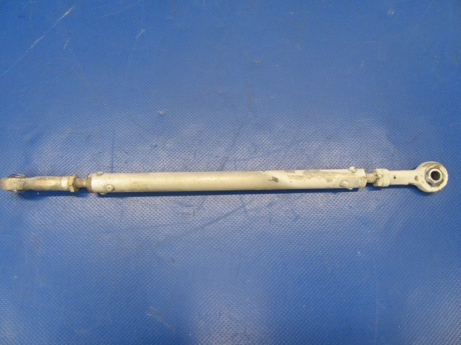 Cessna 177B Cardinal Aileron Control Rod Assy P/N 1221113-4 (0918-133)