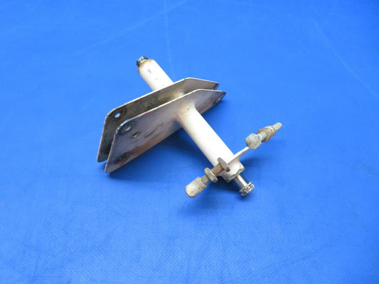 Cessna 188B AGpickup LH Aileron Bellcrank Assy P/N 1660415-1 (0723-589)