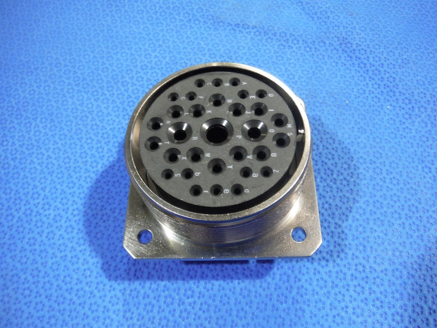 Amphenol Circular Connector P/N MS3450L36-9S   (1015-15)