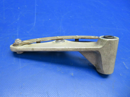 Cessna 310P Bellcrank Assy LH Main Gear P/N 0841104-3, 0843500-6 (0620-739)
