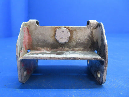 Beech 95-B55 Baron OTBD Aileron Hinge Assy P/N 35-135025-32 (0123-587)