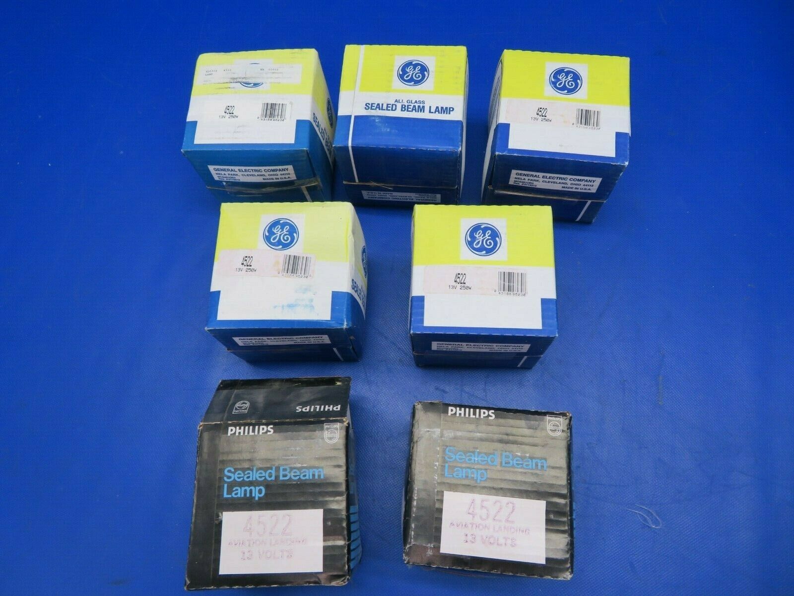 Philips / GE Sealed Beam Light 13V 250 Watts NOS Model 4522 LOT OF 7 (0621-855)