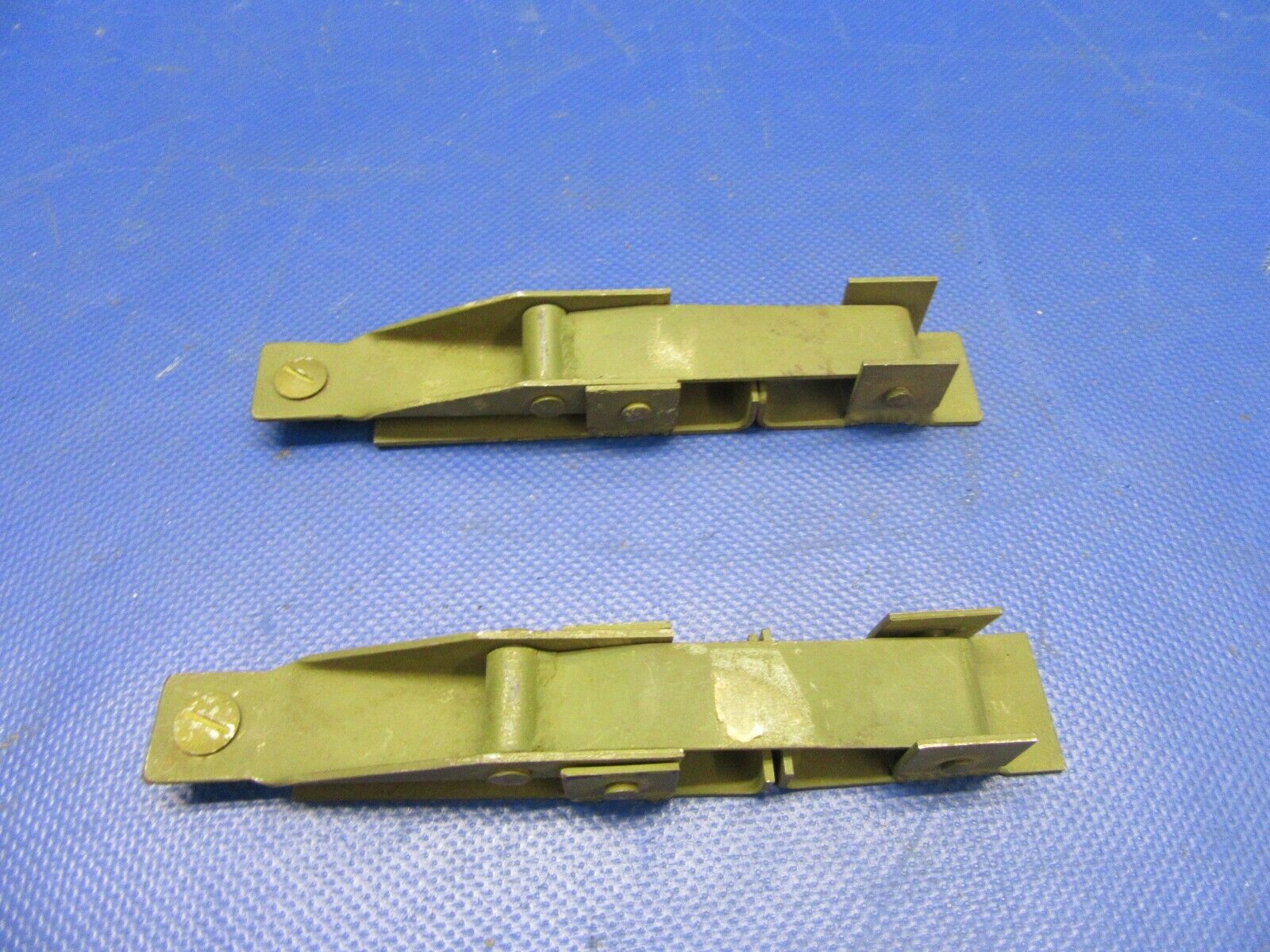 Aircraft Latch P/N 256644-206 LOT OF 2 NOS (0921-546)