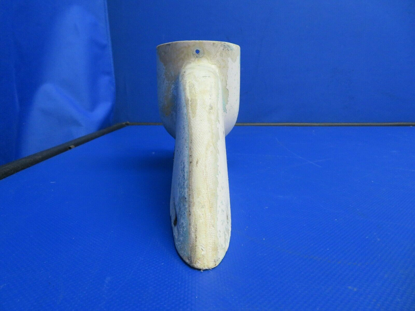 Cessna 172 / 172C Skyhawk Vertical Fin Tip Rotating Beacon 0531007-3 (0821-820)