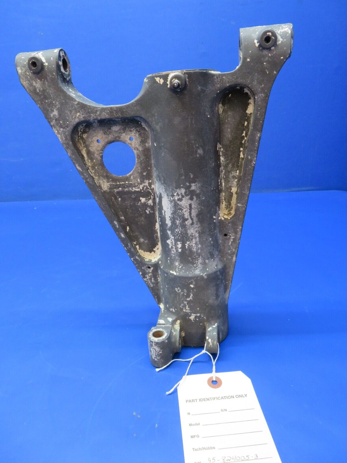 Beech Nose Landing Gear Strut / Brace Assy P/N 95-824005-3 (1122-458)