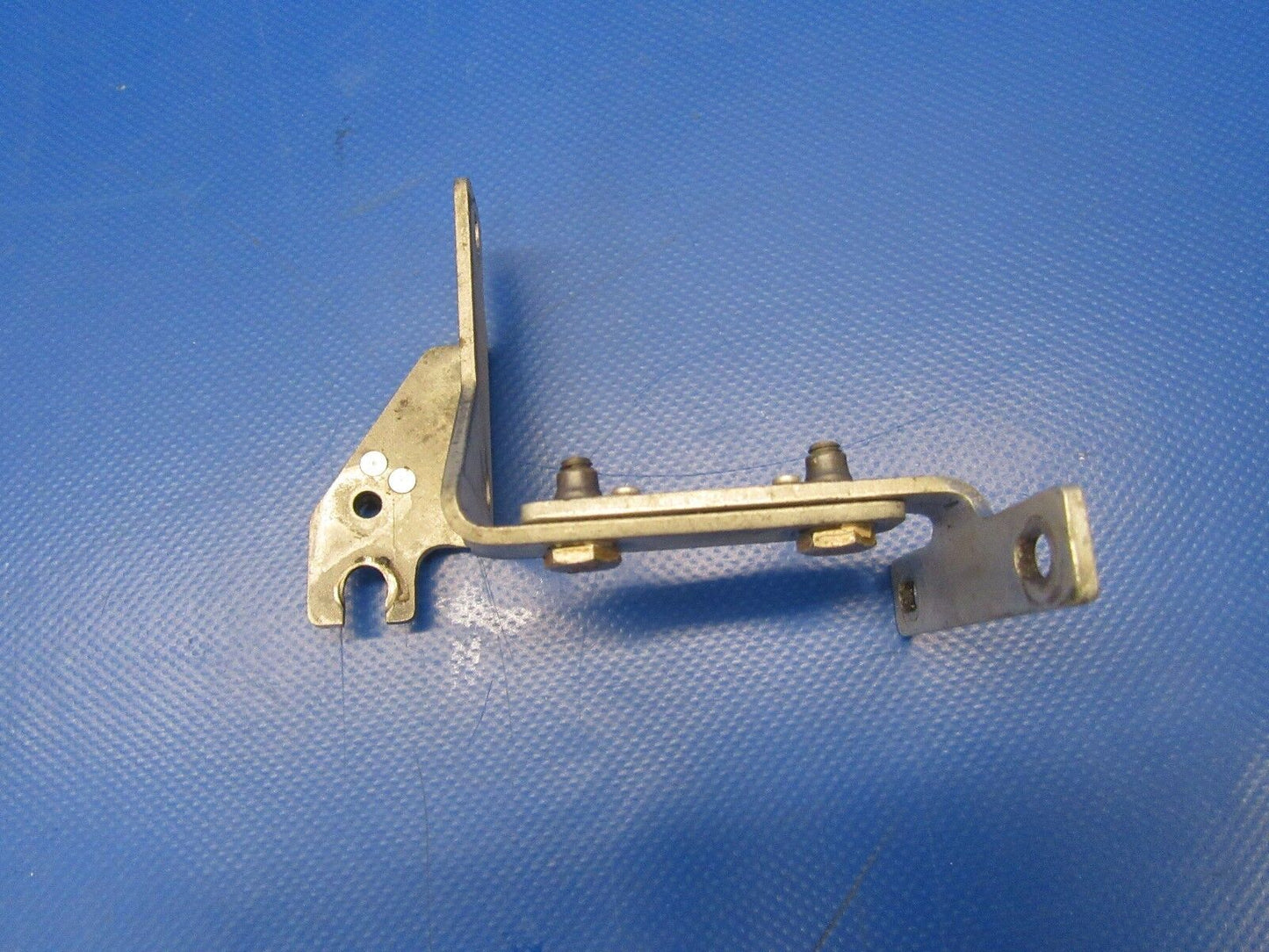 Cessna R182 Bracket Cowl Flap Control RH P/N 2213086-1 & 2213087-1 (0817-53)