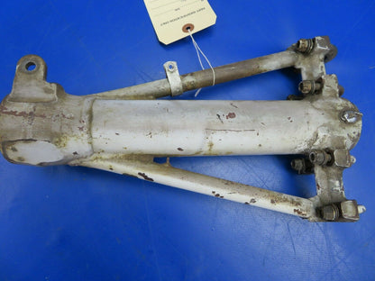 Cessna 310 Main Gear Trunnion RH (0520-513)