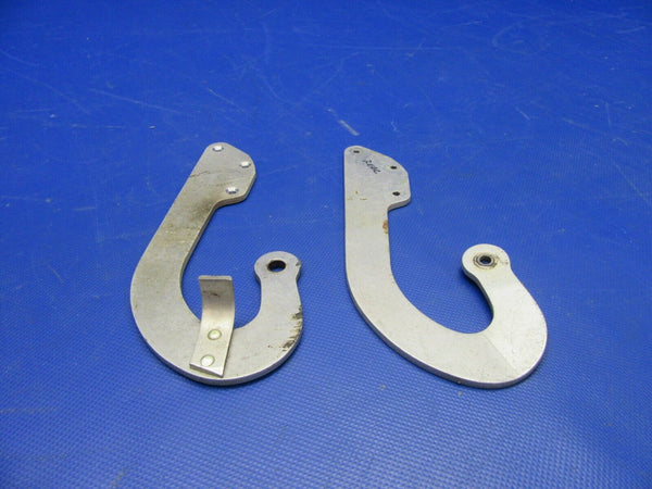 Beech 95-B55 Nose Baggage Hinge FWD & AFT 002-410055-43 002-410055-41 (0621-689)