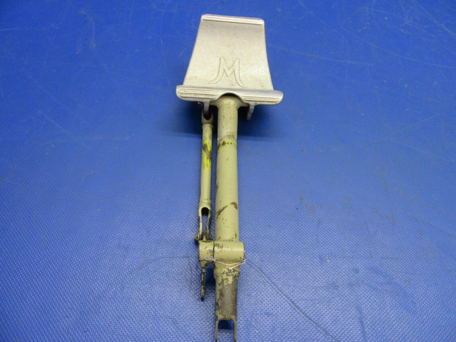 Mooney M20G Rudder Pedal Pilot / RH P/N 720016-002 (0921-316)