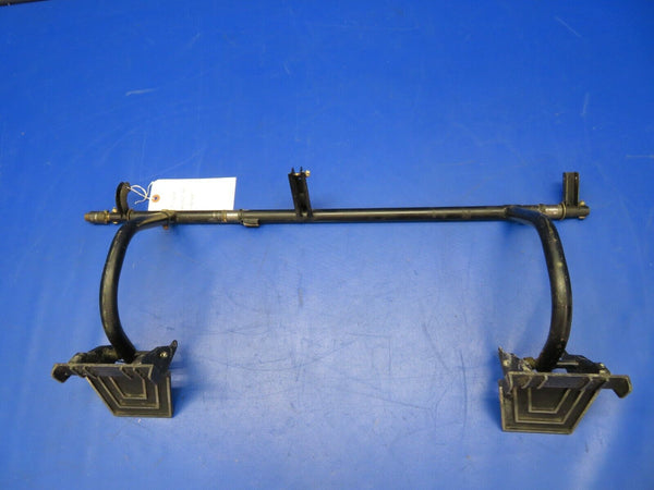 Cessna Cardinal 177RG Rudder Pedal Bar Assy RH P/N 2067001-2 (0621-788)