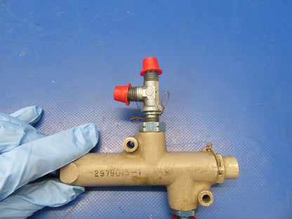 Lear Priority Valve P/N 2979013-1 PARTS ONLY (1018-82)