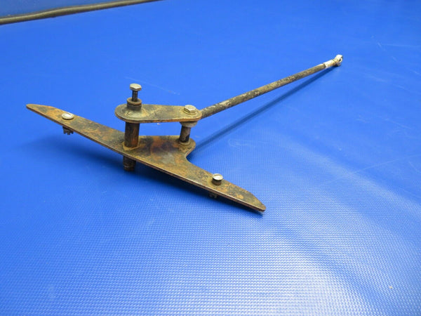 Piper PA-28-140 Aileron Bellcrank RH P/N 62771-02, 62766-00 (1220-138)