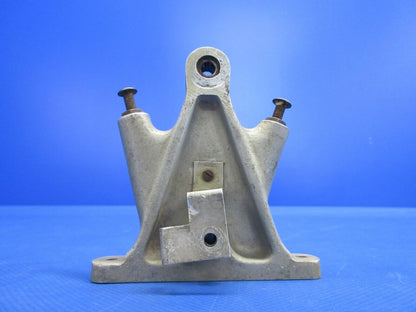 Piper PA23-150 Apache Stabilizer Bracket P/N 17051-00 (0224-1623)