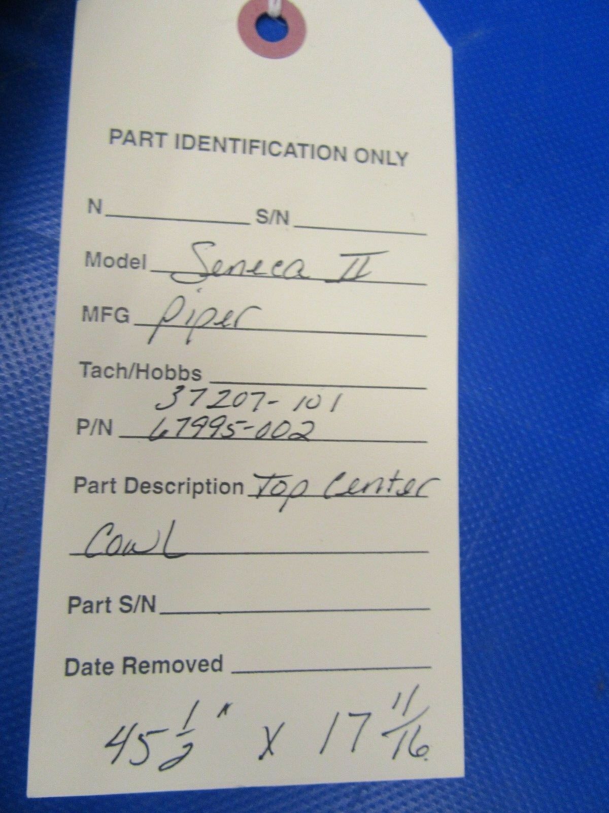 Piper Seneca II Top Center Cowl P/N 37207-101, 67995-002 (0818-257)