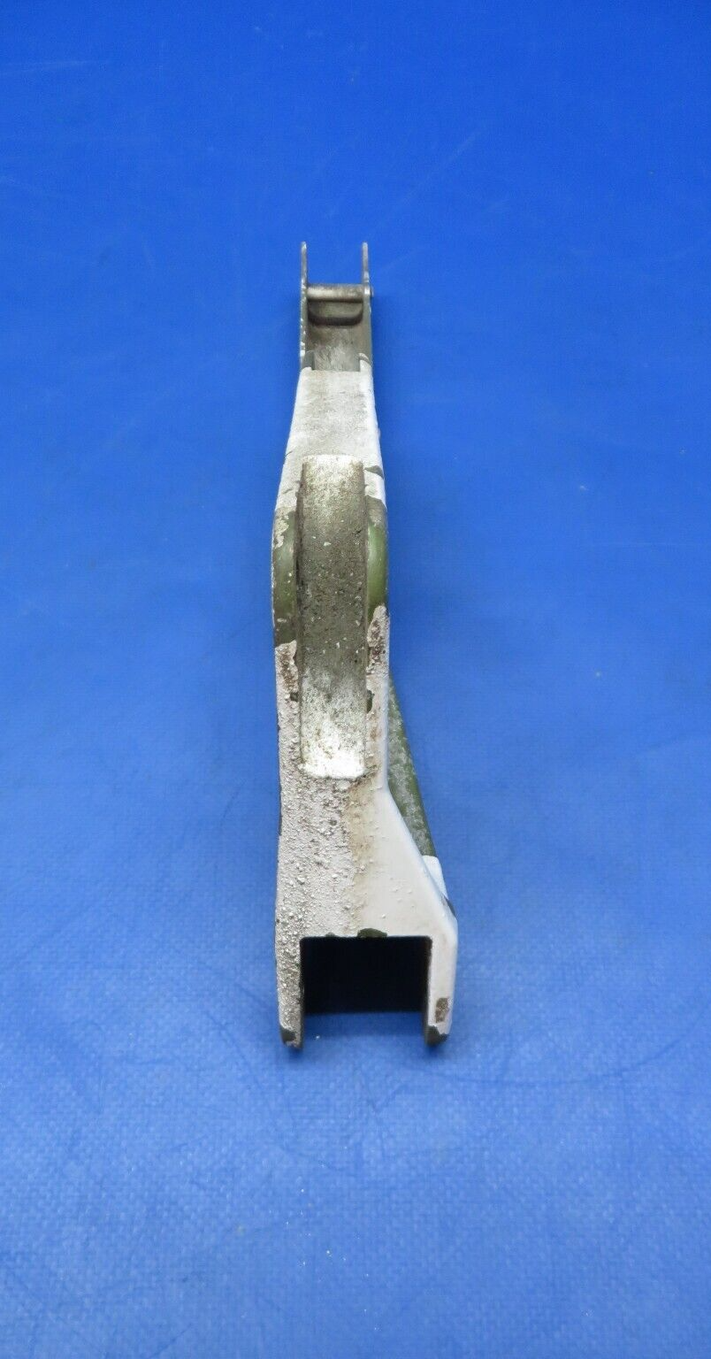 Cessna 401 Nose Gear Retract Link P/N 0842140-2 (0523-215)