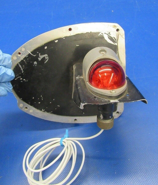 Cessna 310 Wing Nav Light & Bracket Red 0823200-1, 5618106-17 (1118-135)