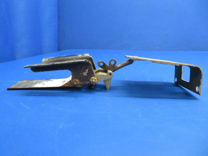 Piper PA-28R-201T Cabin Door Latch Assy w/ Cover P/N 79515-04 (1122-827)