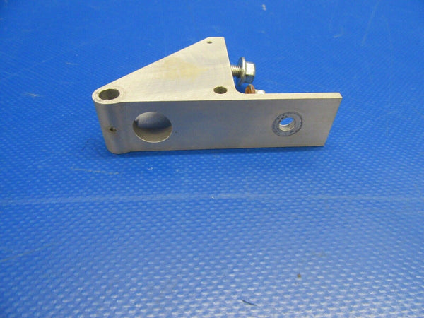 Diamond DA40-180 Flap Hinge Link P/N DA4-5710-00-51 (0319-158)